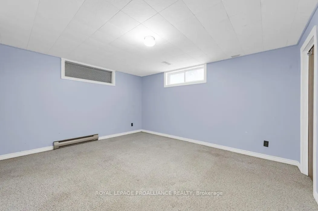 Photo 33 of 14 Harris Crescent, Belleville, Belleville Ward — HOMEH