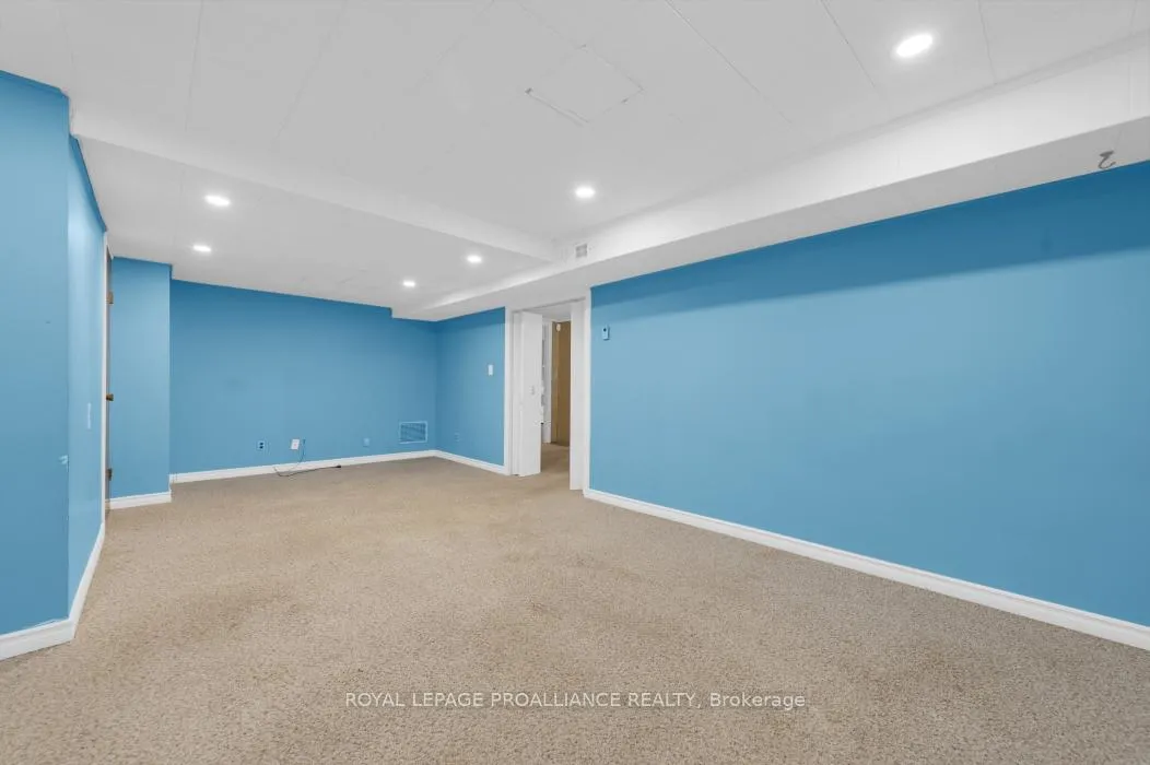 Photo 37 of 14 Harris Crescent, Belleville, Belleville Ward — HOMEH