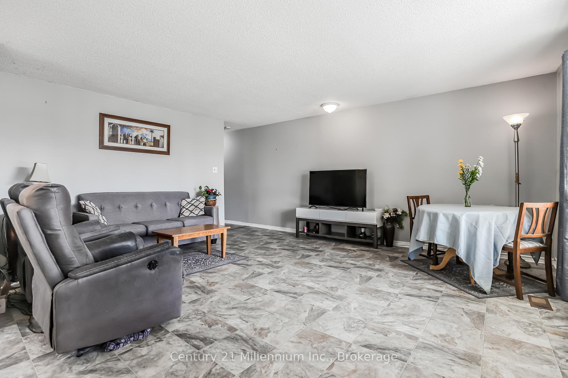 Photo 2 of 152 Frederick Drive, Wasaga Beach — HOMEH