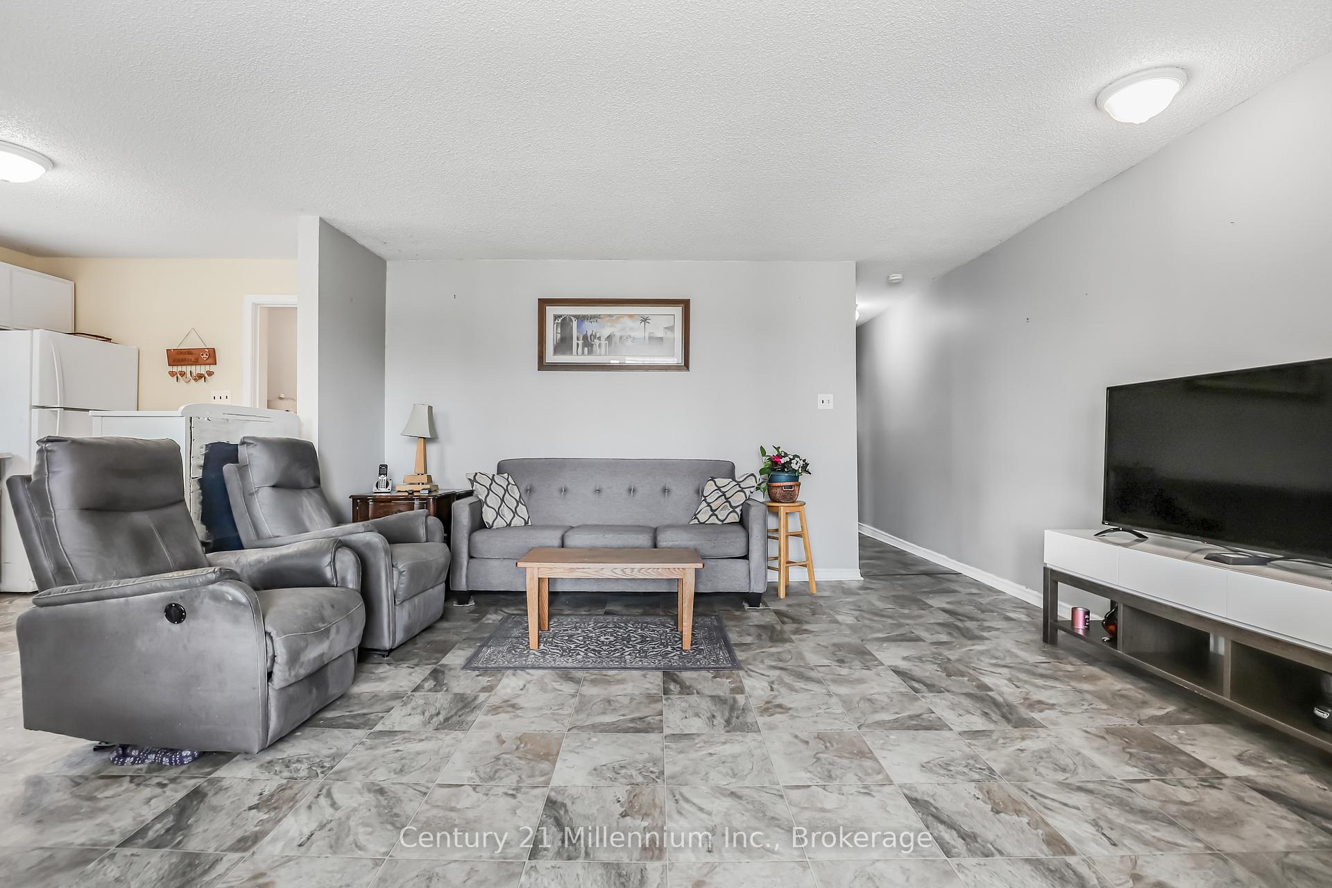 Photo 3 of 152 Frederick Drive, Wasaga Beach — HOMEH