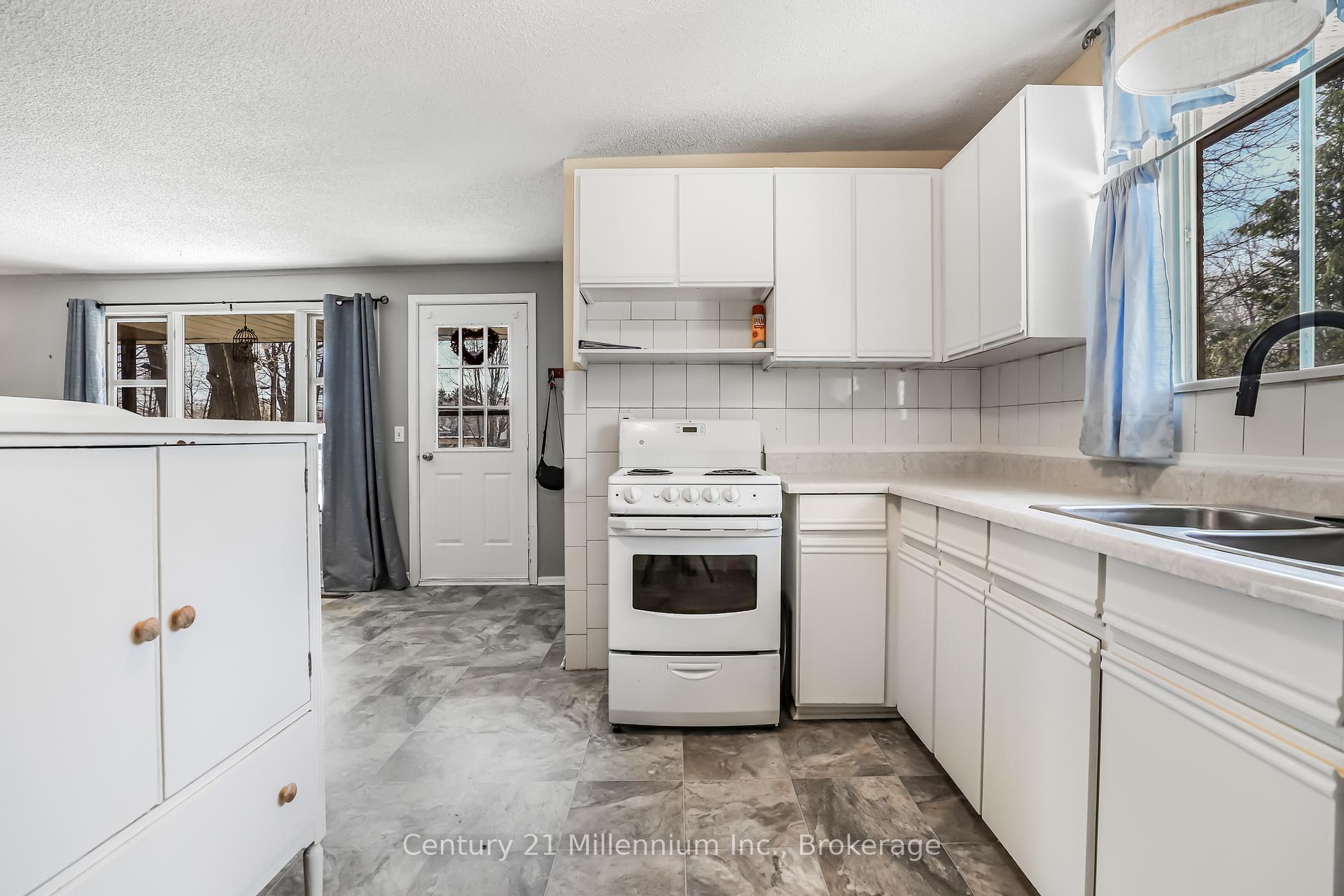 Photo 10 of 152 Frederick Drive, Wasaga Beach — HOMEH