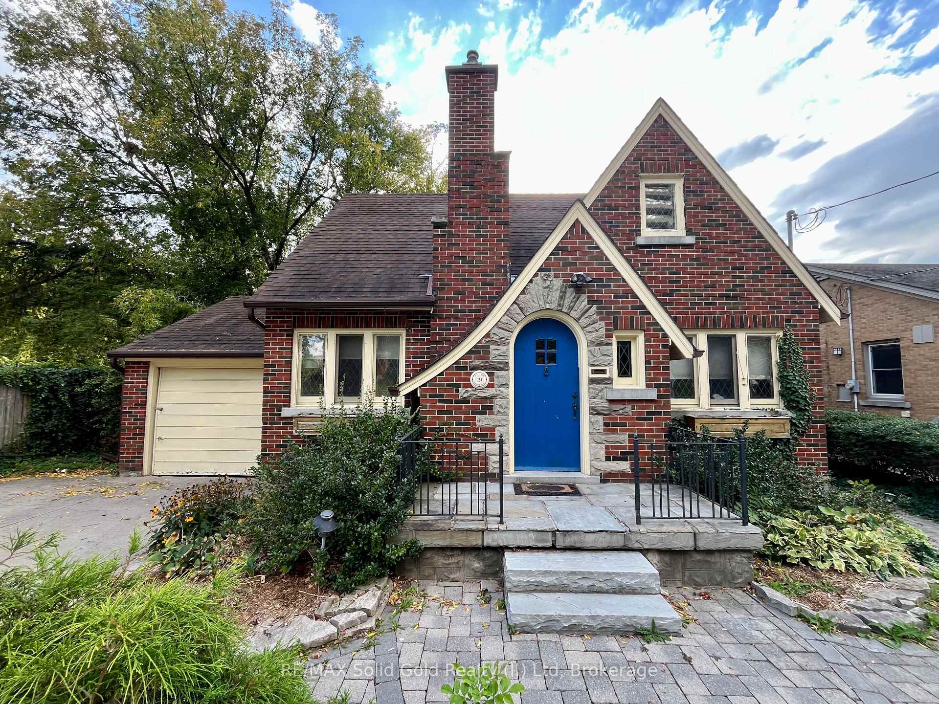 Photo 1 of 19 Willow Street, Waterloo — HOMEH