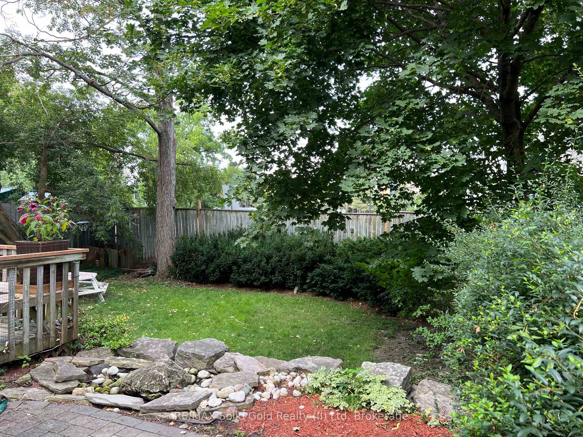 Photo 16 of 19 Willow Street, Waterloo — HOMEH
