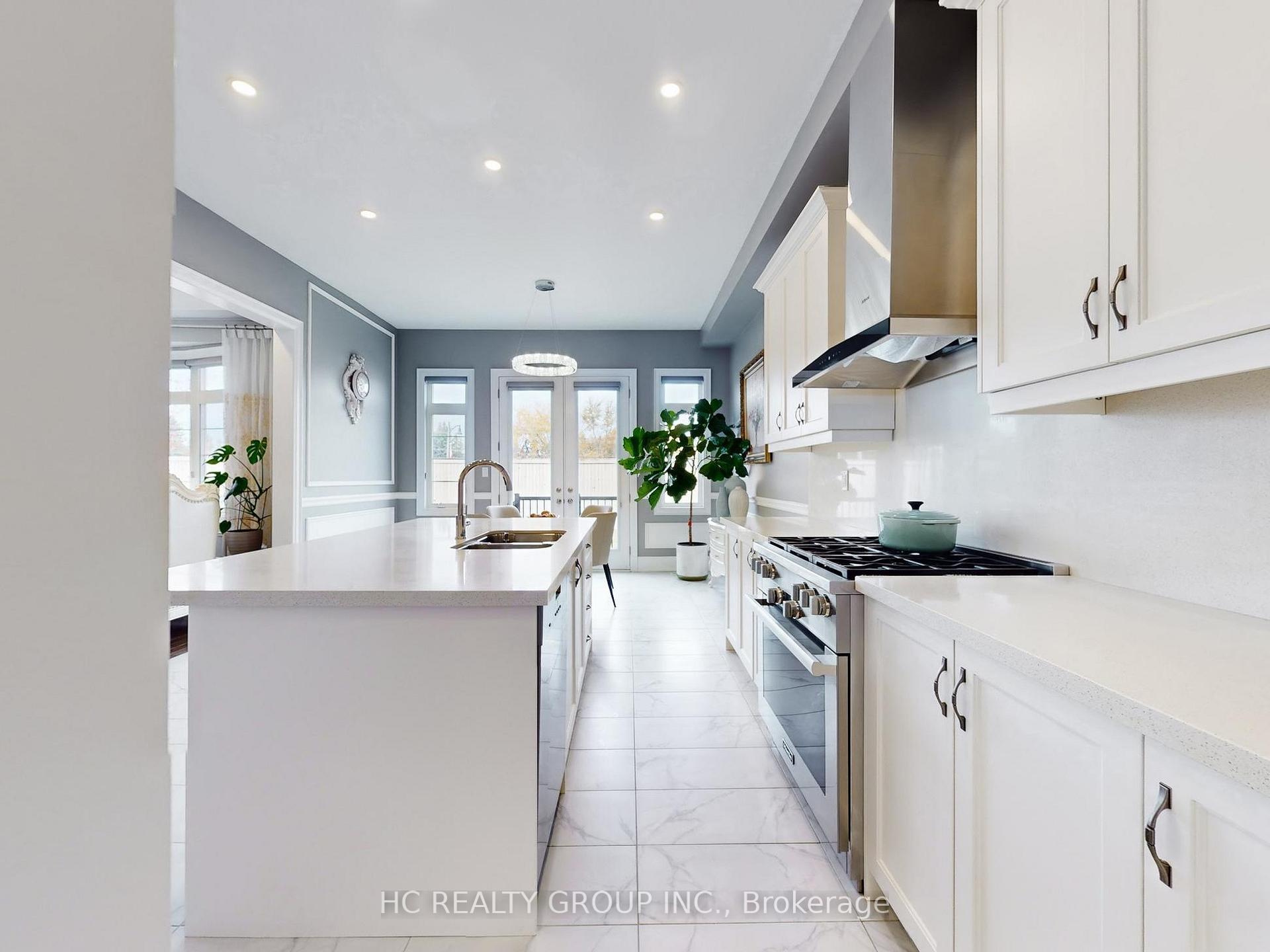 Photo 5 of 238 Touch Gold Crescent, Aurora, Bayview Southeast — HOMEH