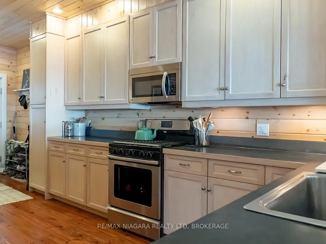 Photo 8 of 12895 Old Lakeshore Road W, Wainfleet, Lakeshore — HOMEH
