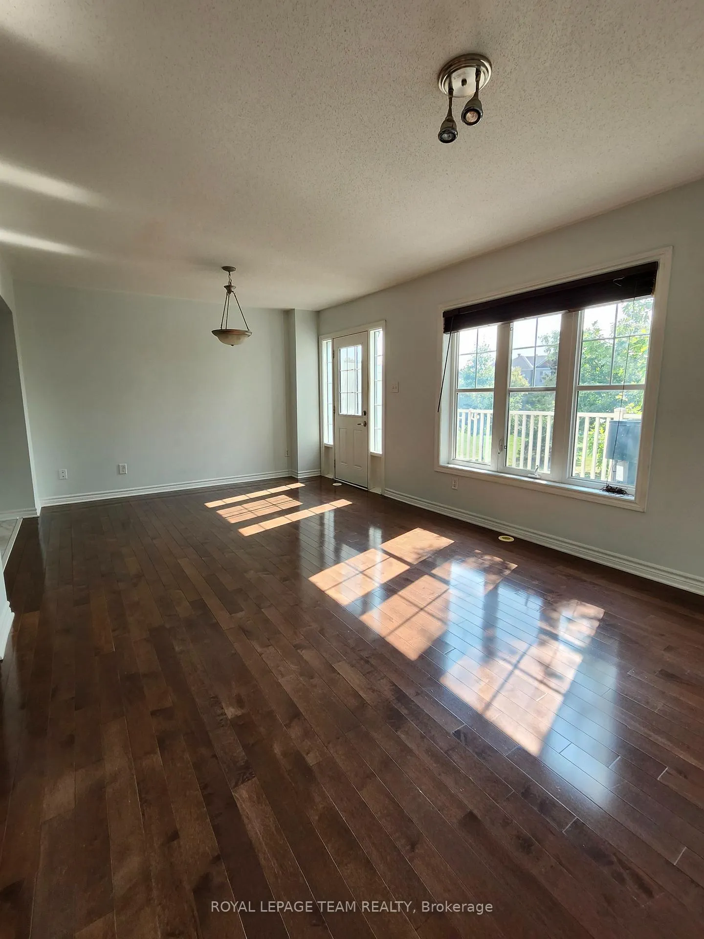 Photo 10 of 1005 Andora Avenue, Ottawa, Barrhaven - Heritage Park — HOMEH