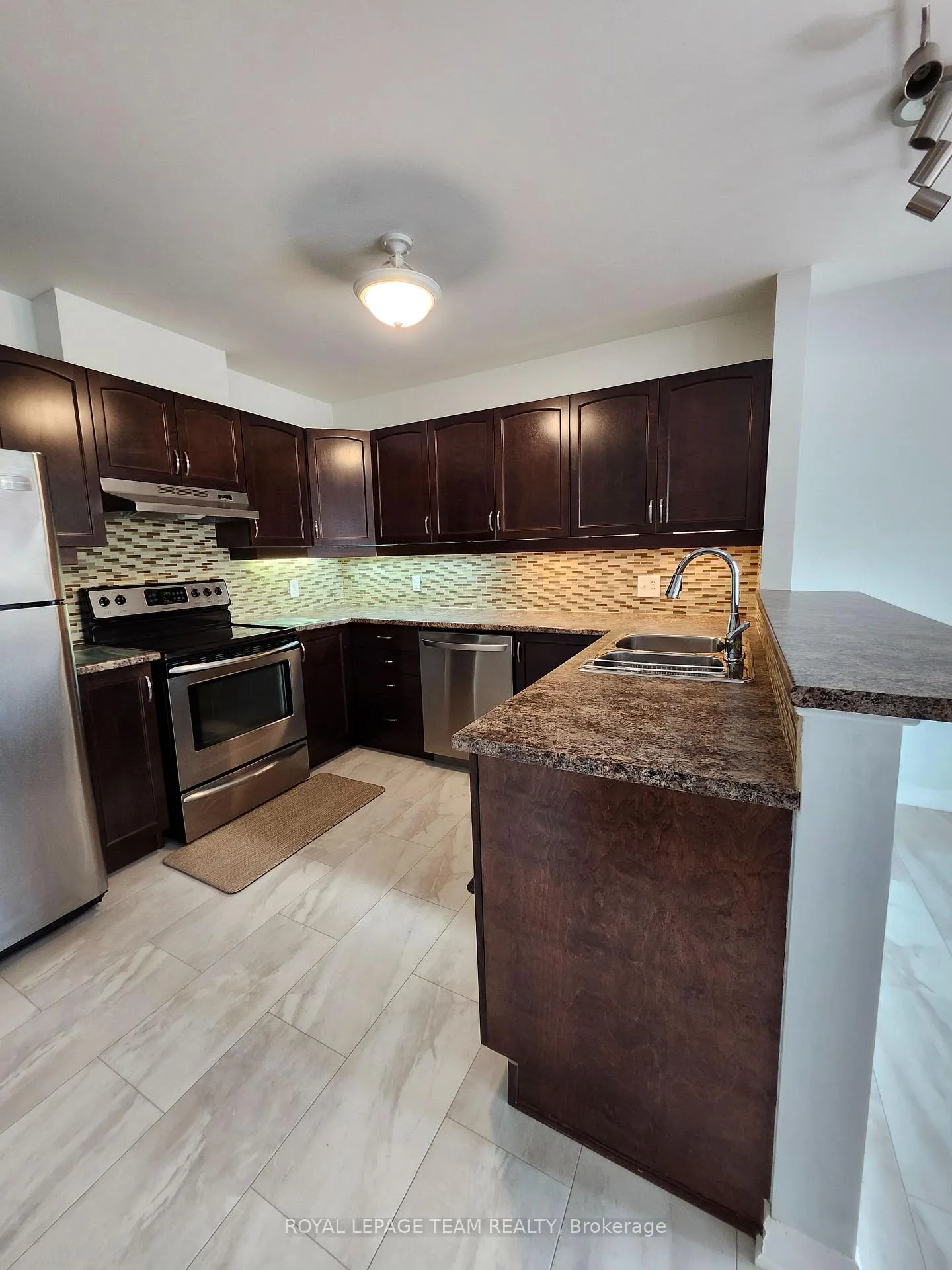 Photo 17 of 1005 Andora Avenue, Ottawa, Barrhaven - Heritage Park — HOMEH