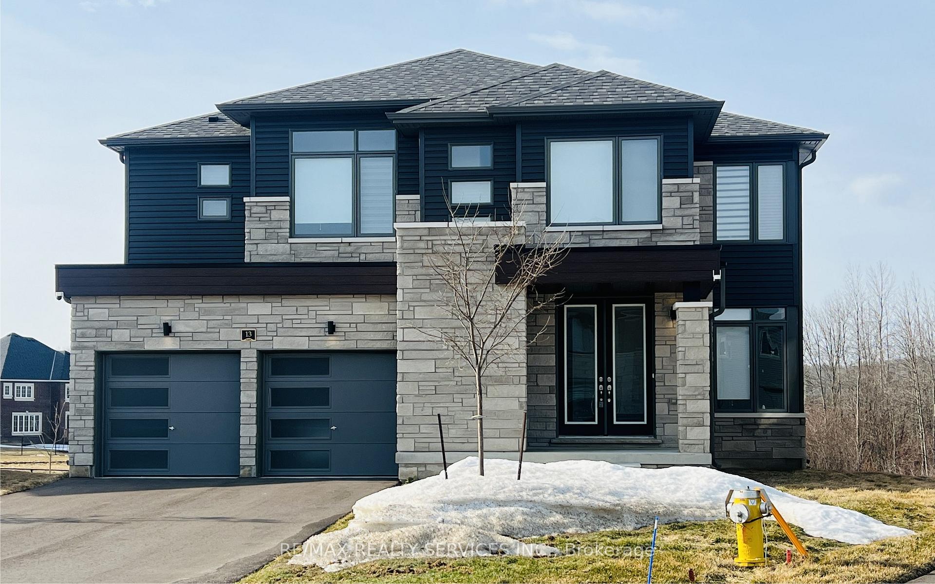 Front of 13 Del Ray Crescent