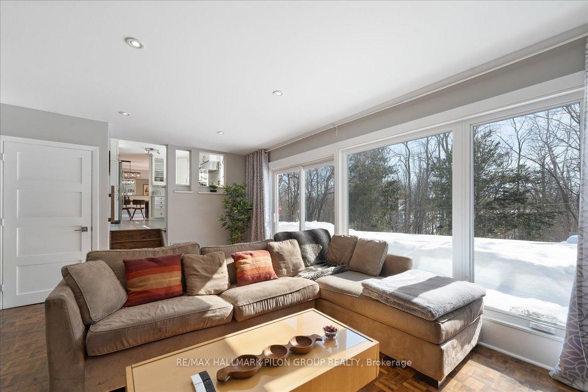 Photo 12 of 2056 Beaverhill Drive, Ottawa, Beacon Hill South — HOMEH