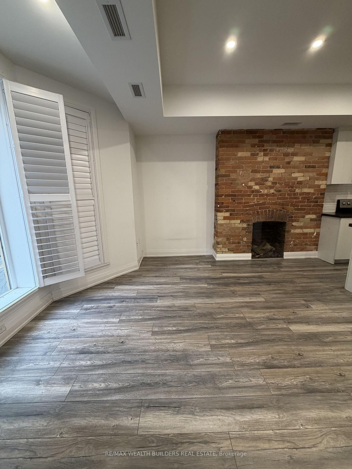 Photo 6 of Unit Unit 5, 217 Jarvis St, Toronto, Moss Park — HOMEH