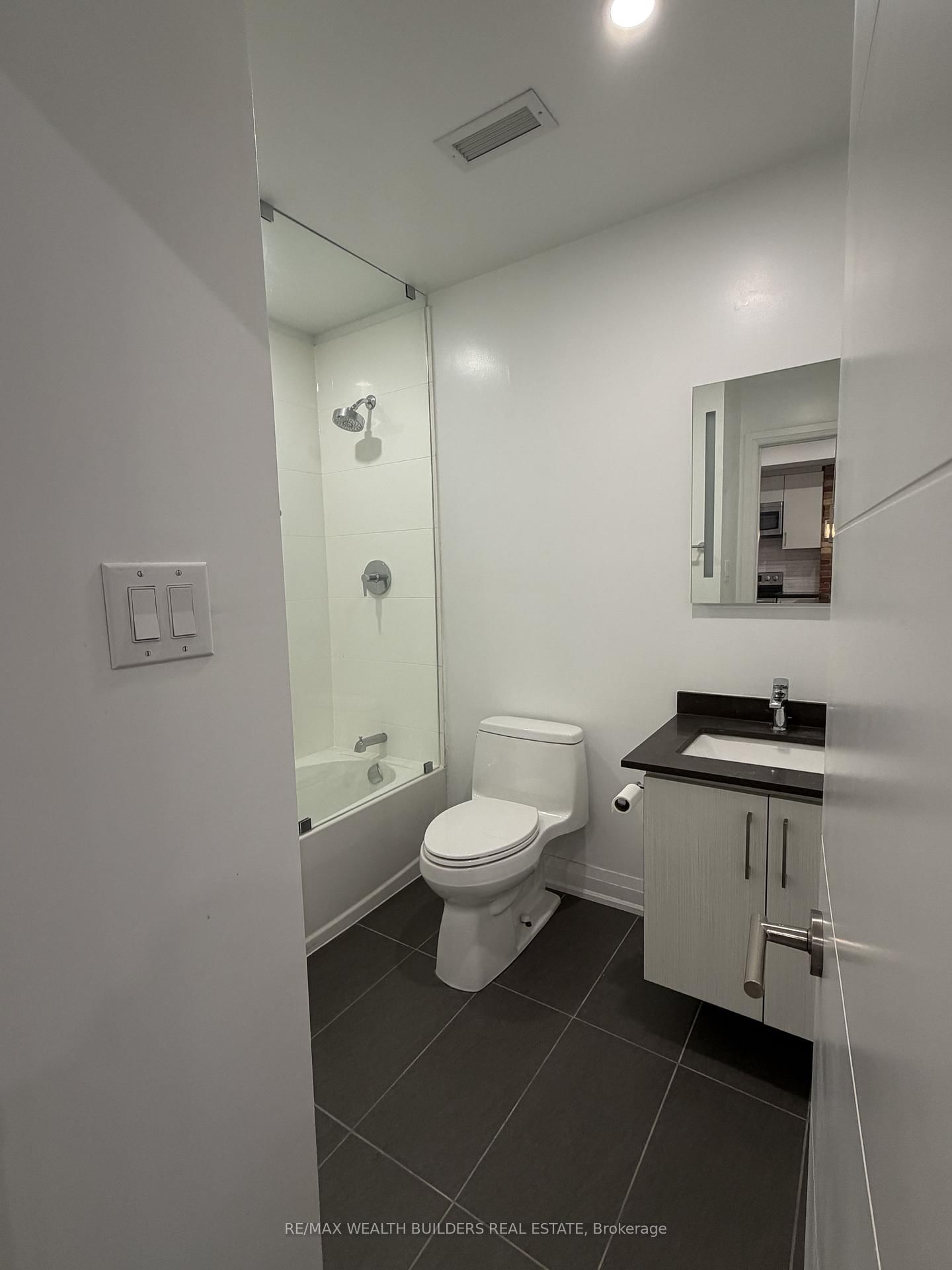 Photo 9 of Unit Unit 5, 217 Jarvis St, Toronto, Moss Park — HOMEH
