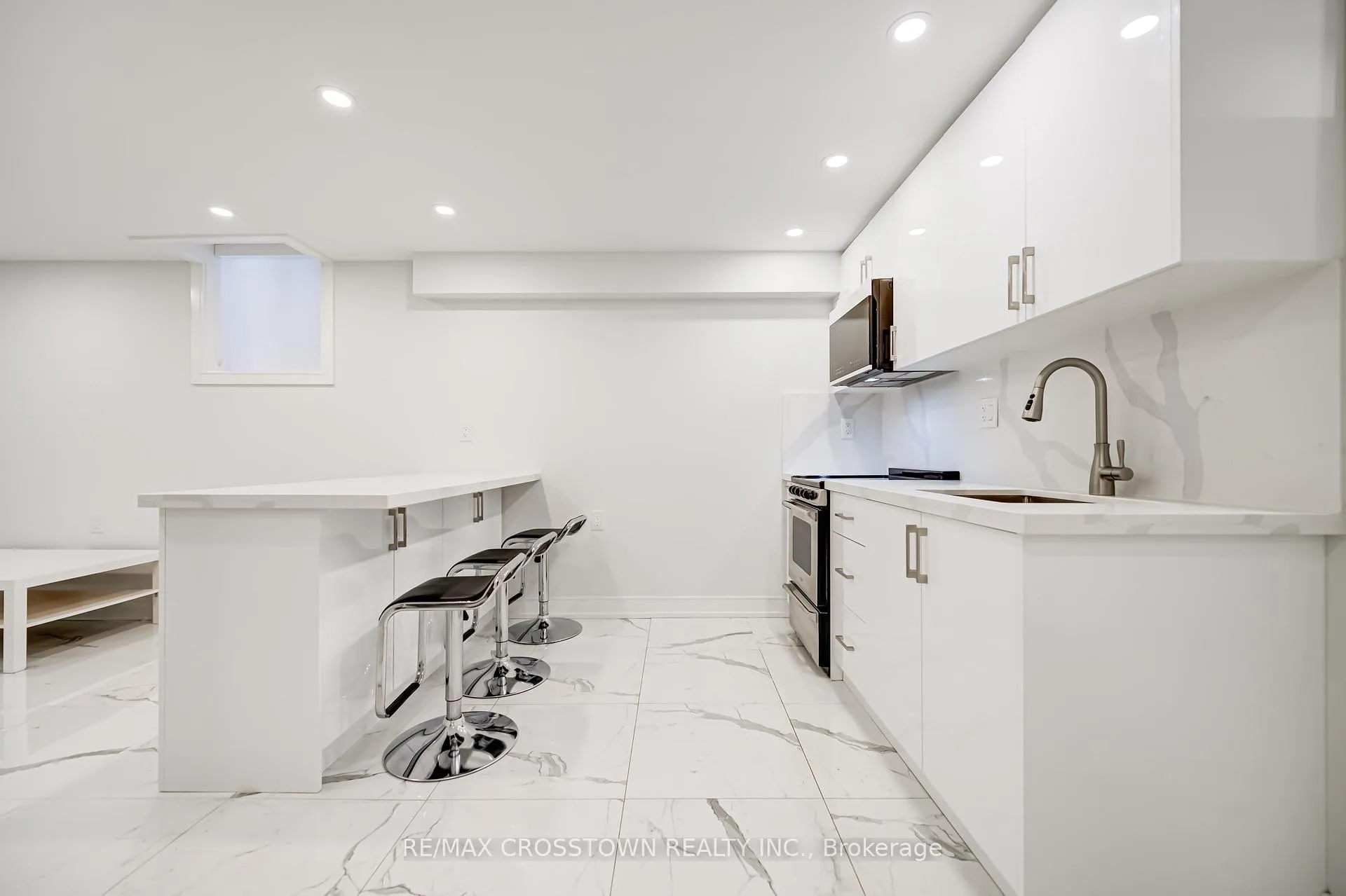 Photo 2 of Unit Basement, 162 Mactier Drive, Vaughan, Kleinburg — HOMEH