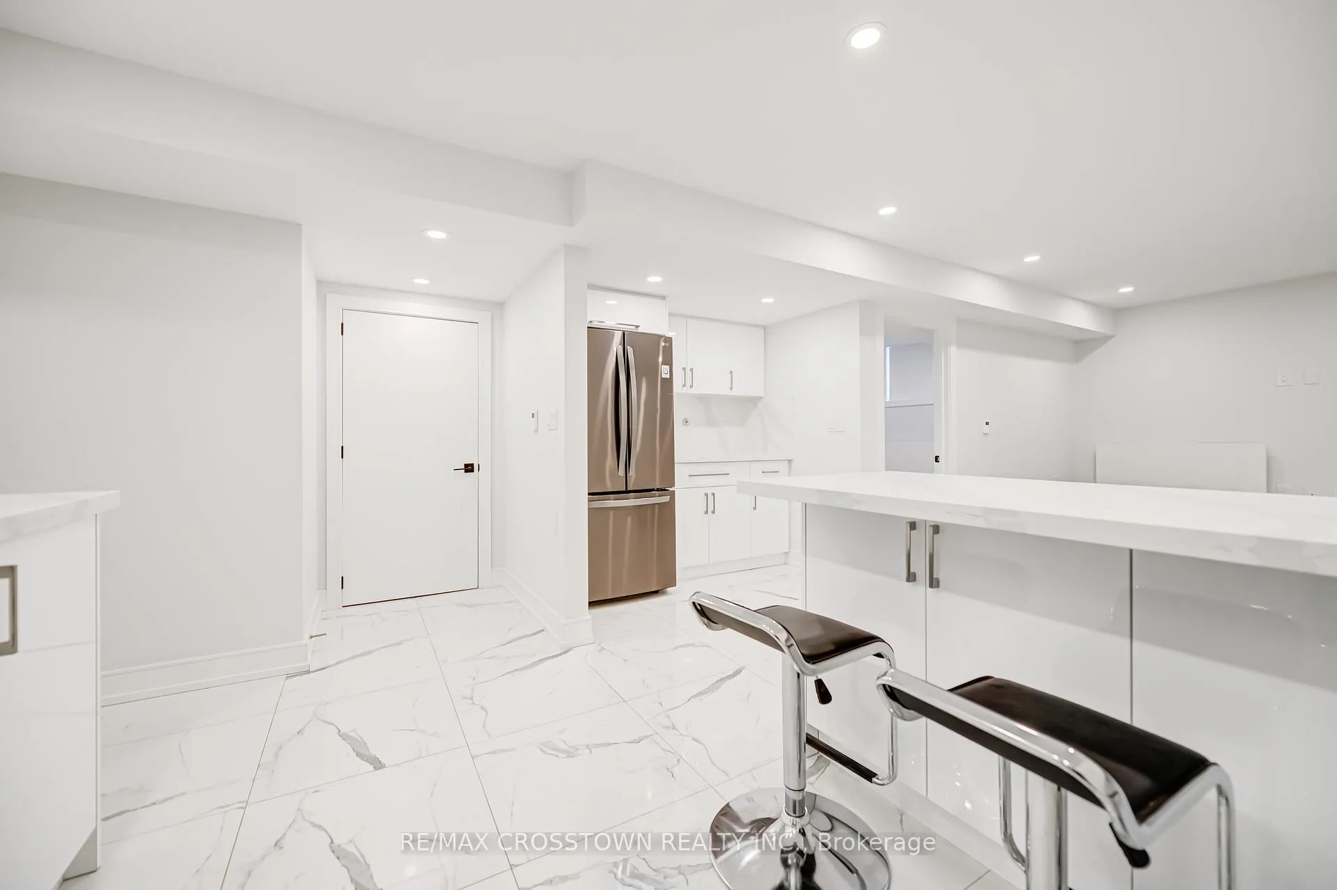Photo 5 of Unit Basement, 162 Mactier Drive, Vaughan, Kleinburg — HOMEH