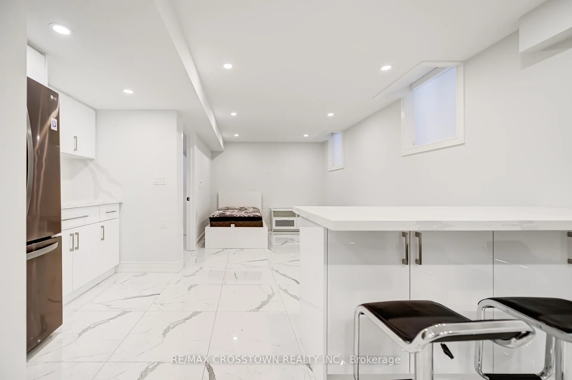 Photo 6 of Unit Basement, 162 Mactier Drive, Vaughan, Kleinburg — HOMEH