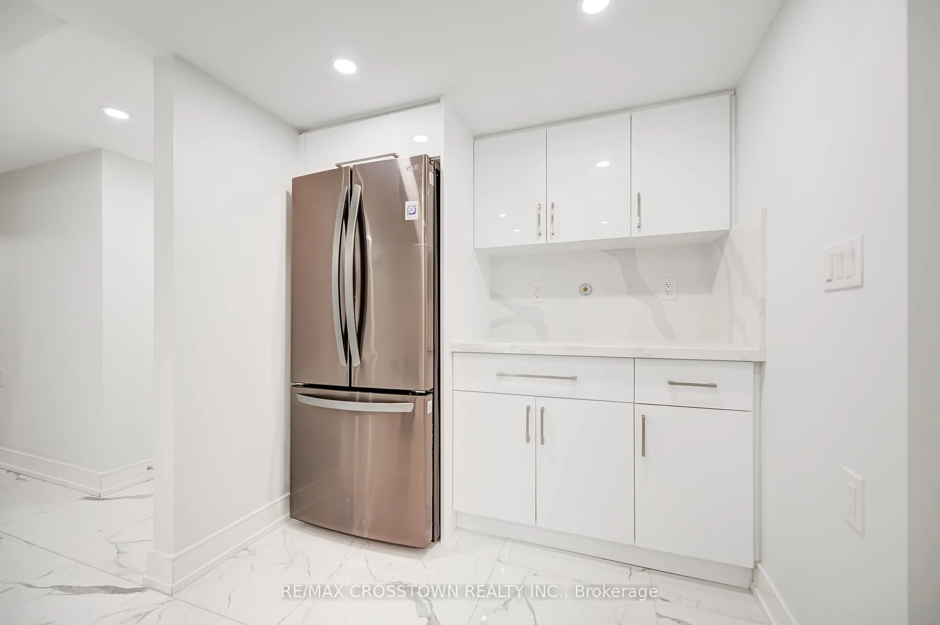 Photo 13 of Unit Basement, 162 Mactier Drive, Vaughan, Kleinburg — HOMEH