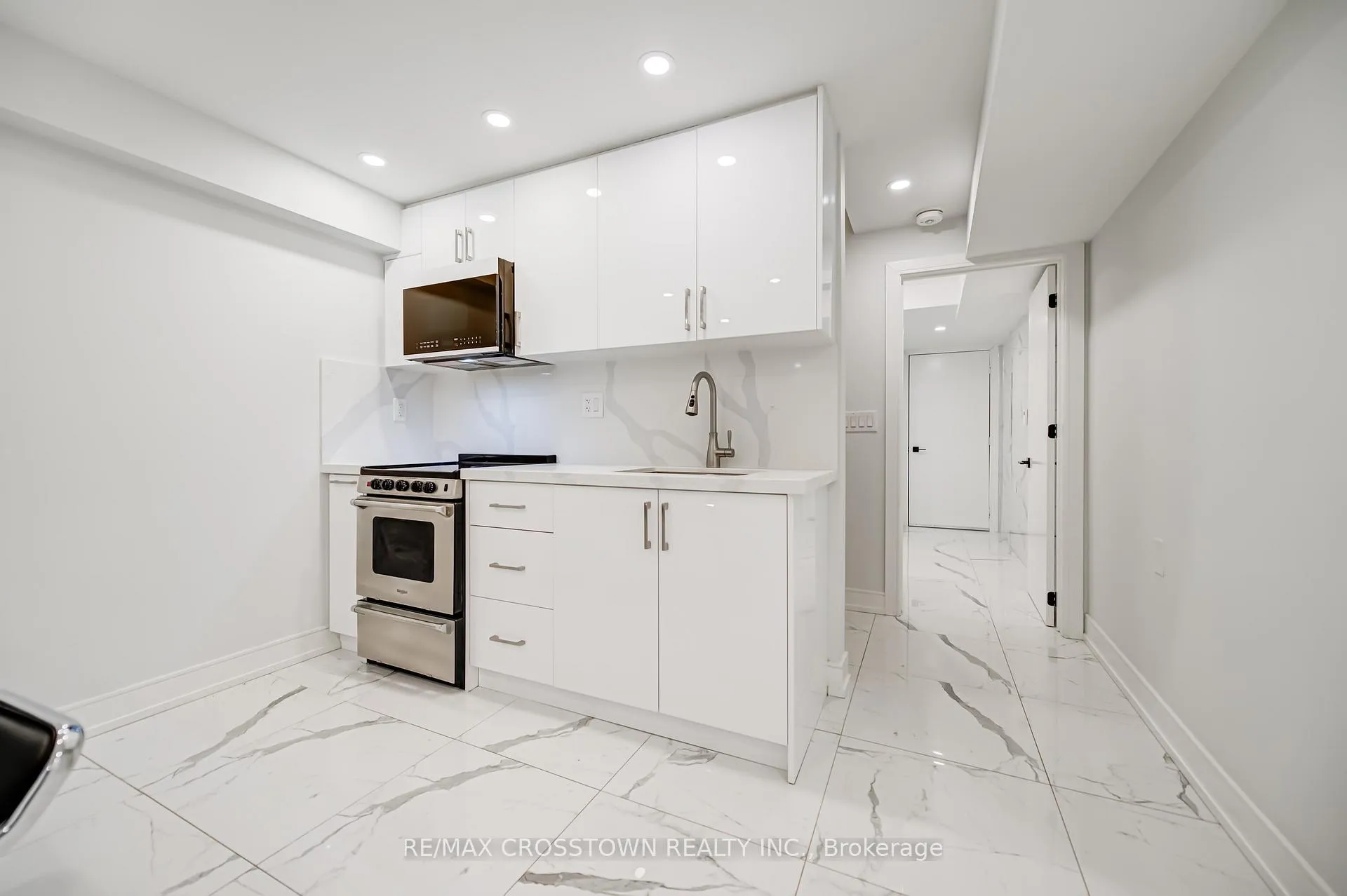 Photo 14 of Unit Basement, 162 Mactier Drive, Vaughan, Kleinburg — HOMEH