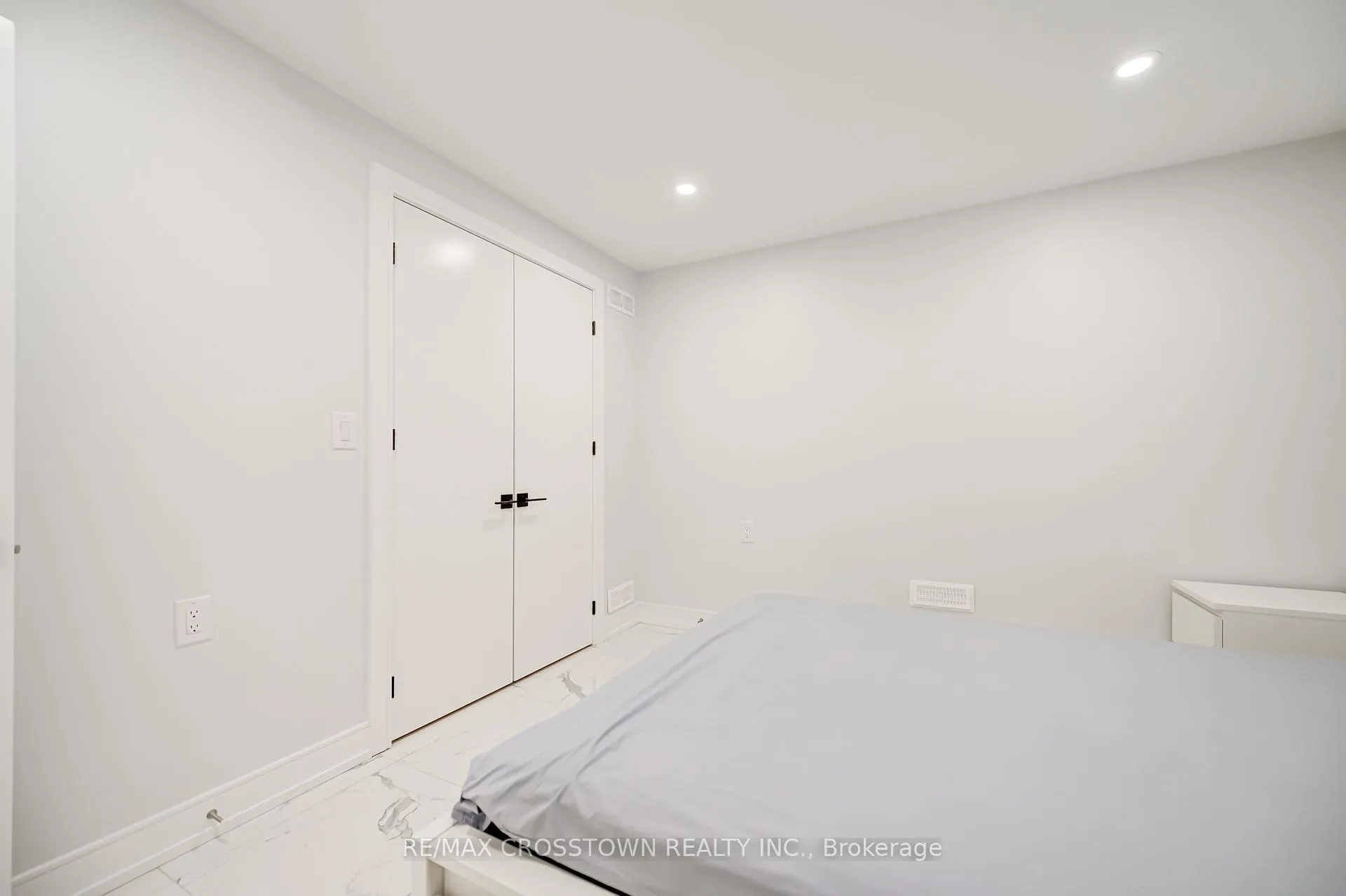 Photo 21 of Unit Basement, 162 Mactier Drive, Vaughan, Kleinburg — HOMEH
