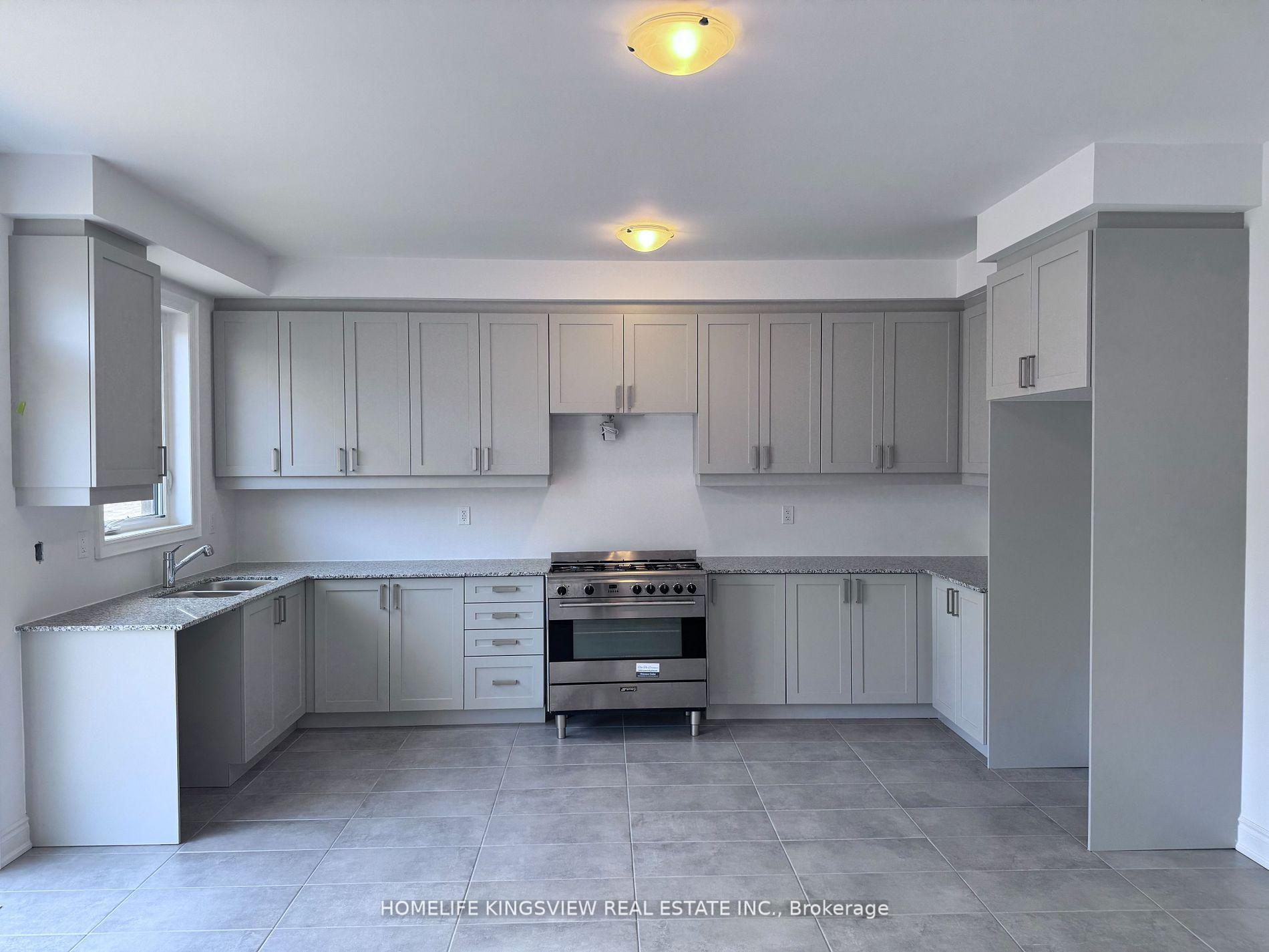 Photo 3 of 37 Misty Ridge Road, Wasaga Beach — HOMEH