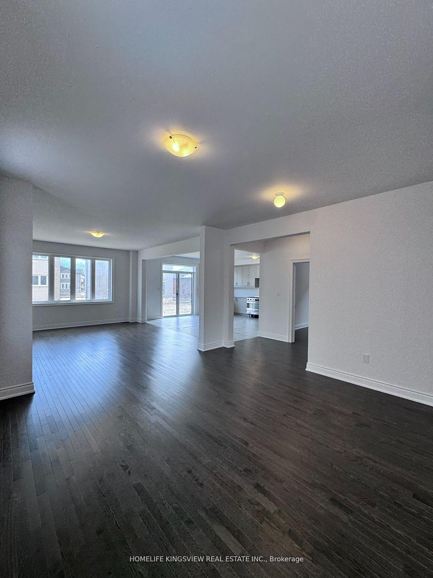 Photo 5 of 37 Misty Ridge Road, Wasaga Beach — HOMEH