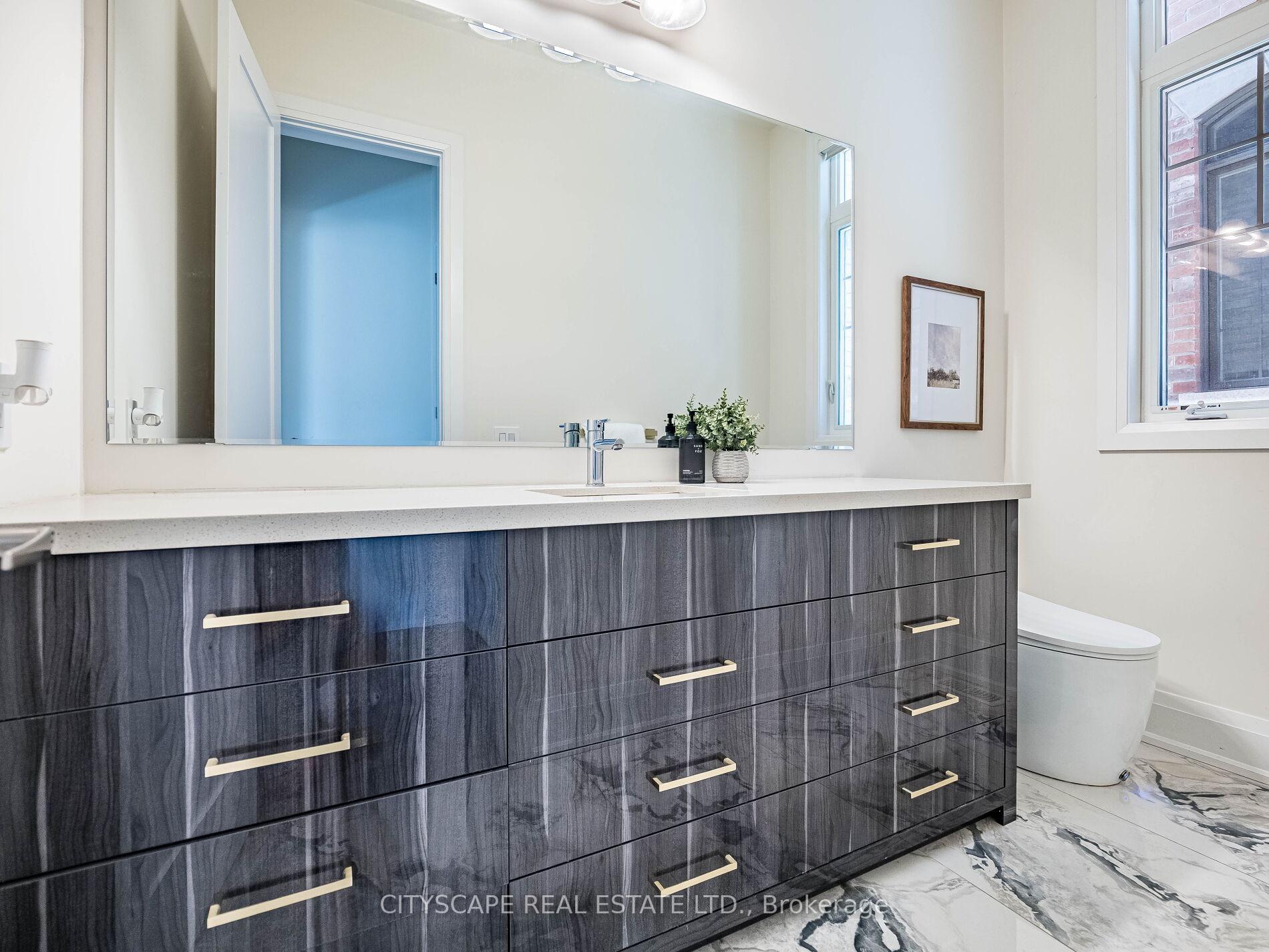 Photo 17 of 51 Enclave Court, Vaughan, Kleinburg — HOMEH