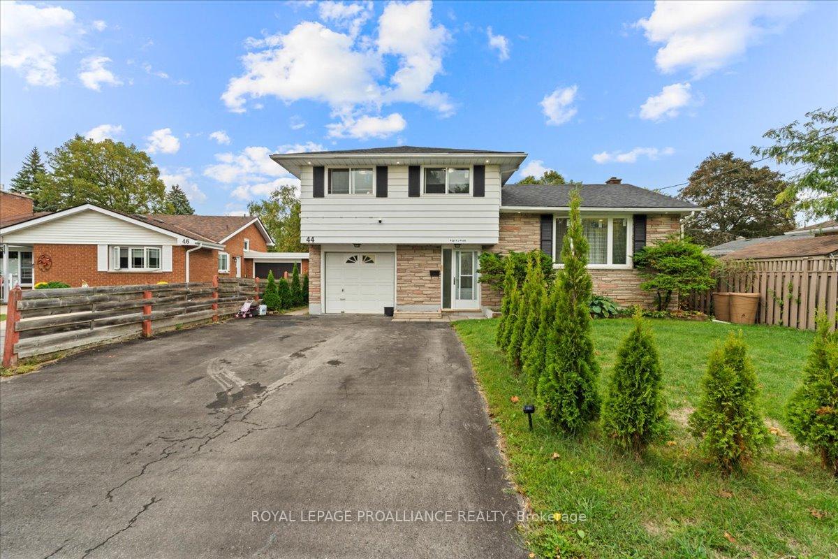 Front of 44 Meadowvale Avenue