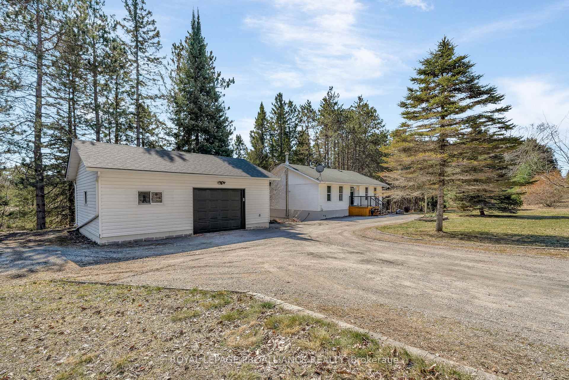 Photo 1 of 1076 Upper Flinton Road, Tweed, Elzevir (Twp) — HOMEH