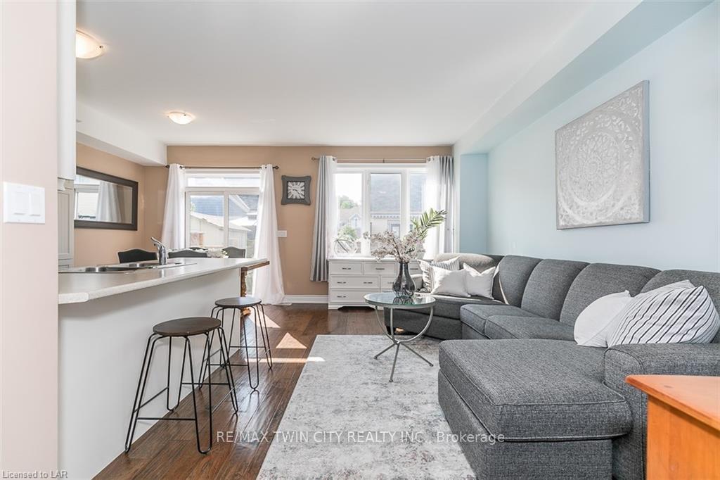 Photo 4 of 104 Sandy Coast Crescent, Wasaga Beach — HOMEH