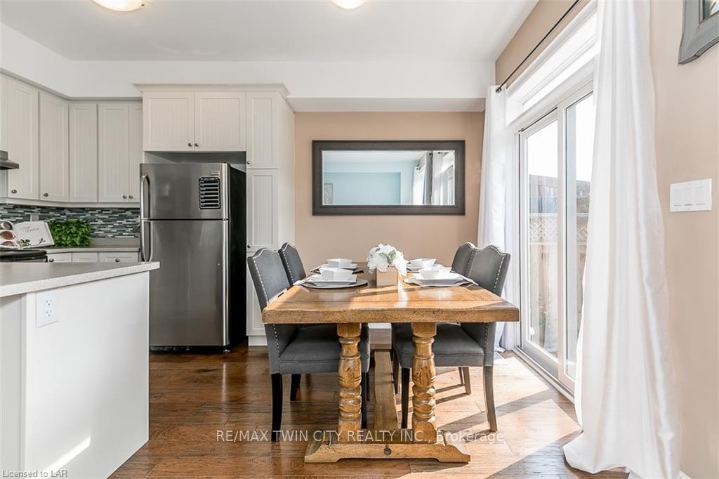 Photo 7 of 104 Sandy Coast Crescent, Wasaga Beach — HOMEH