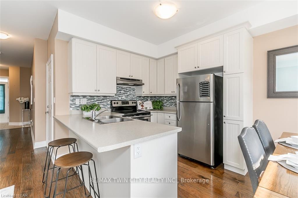 Photo 8 of 104 Sandy Coast Crescent, Wasaga Beach — HOMEH
