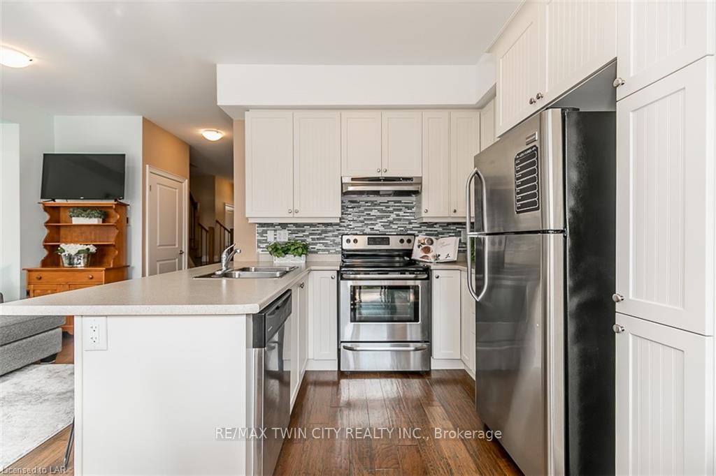 Photo 9 of 104 Sandy Coast Crescent, Wasaga Beach — HOMEH