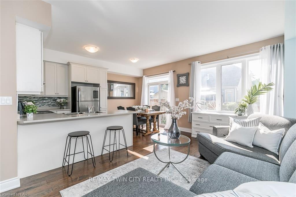 Photo 10 of 104 Sandy Coast Crescent, Wasaga Beach — HOMEH