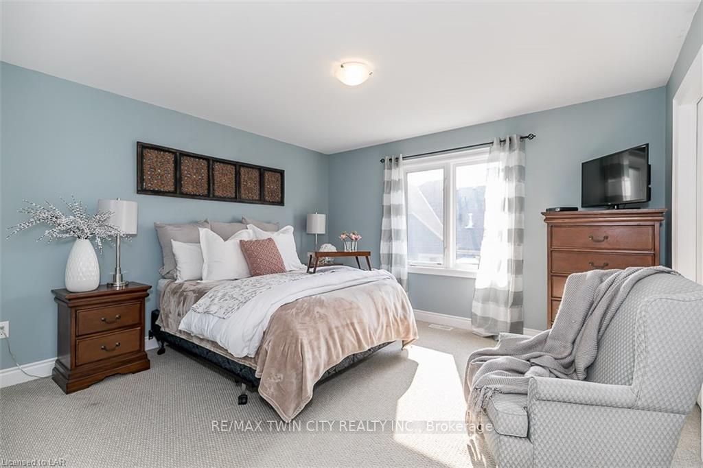 Photo 13 of 104 Sandy Coast Crescent, Wasaga Beach — HOMEH