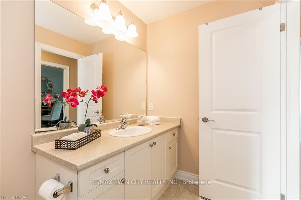 Photo 17 of 104 Sandy Coast Crescent, Wasaga Beach — HOMEH