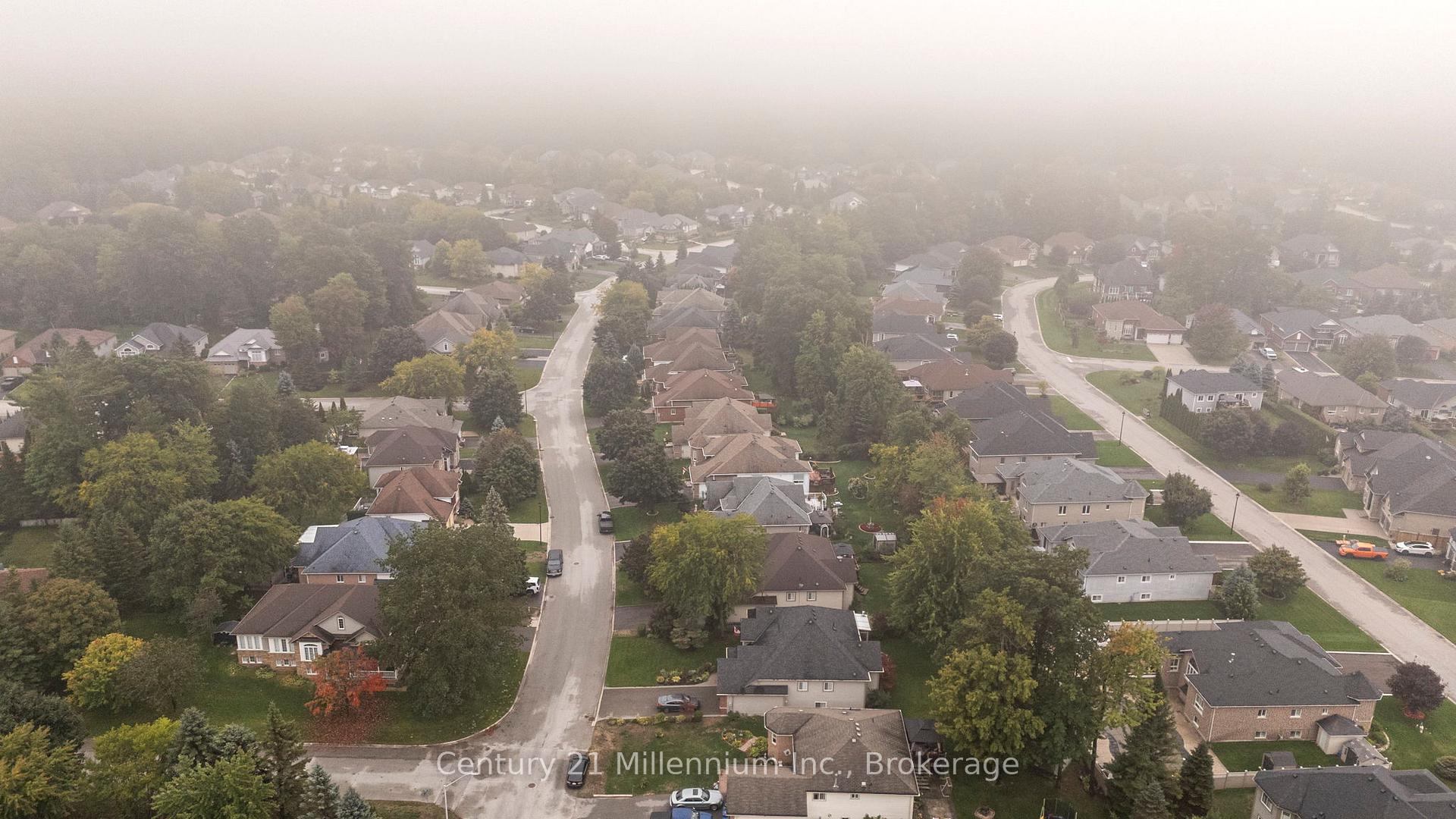 Photo 6 of 26 Regina Boulevard, Wasaga Beach — HOMEH