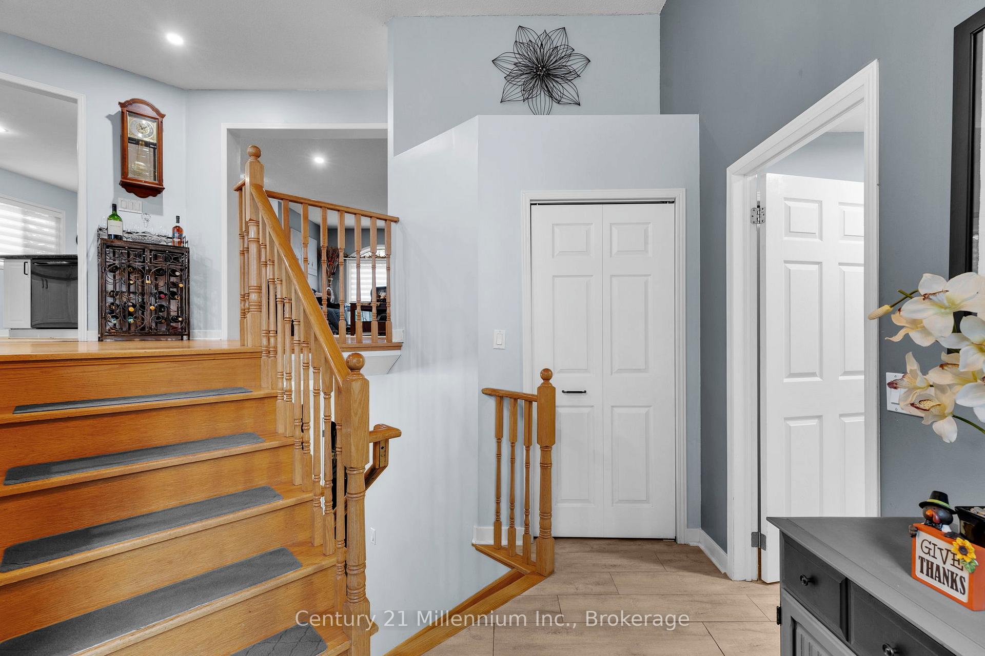 Photo 10 of 26 Regina Boulevard, Wasaga Beach — HOMEH