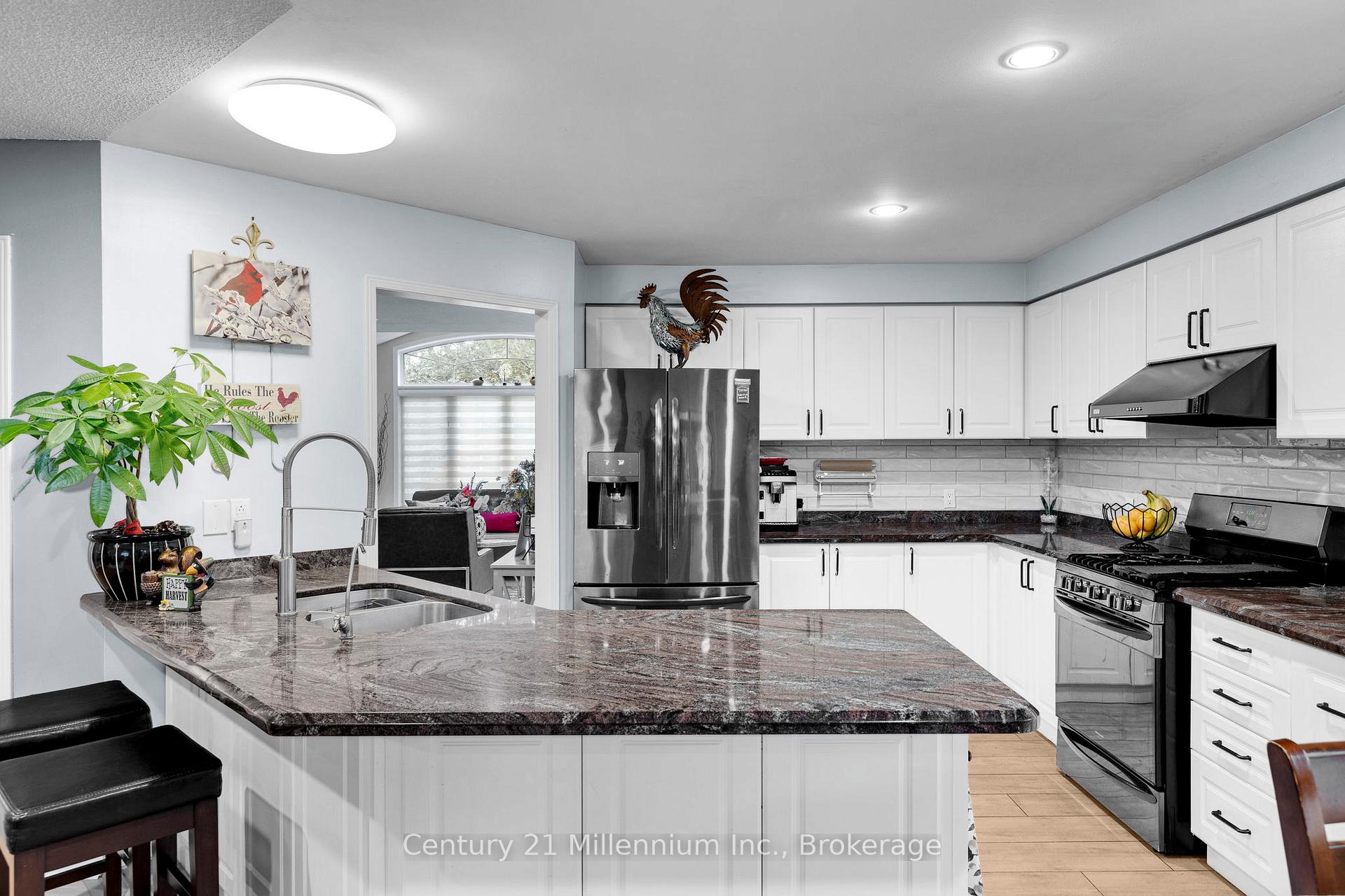 Photo 18 of 26 Regina Boulevard, Wasaga Beach — HOMEH