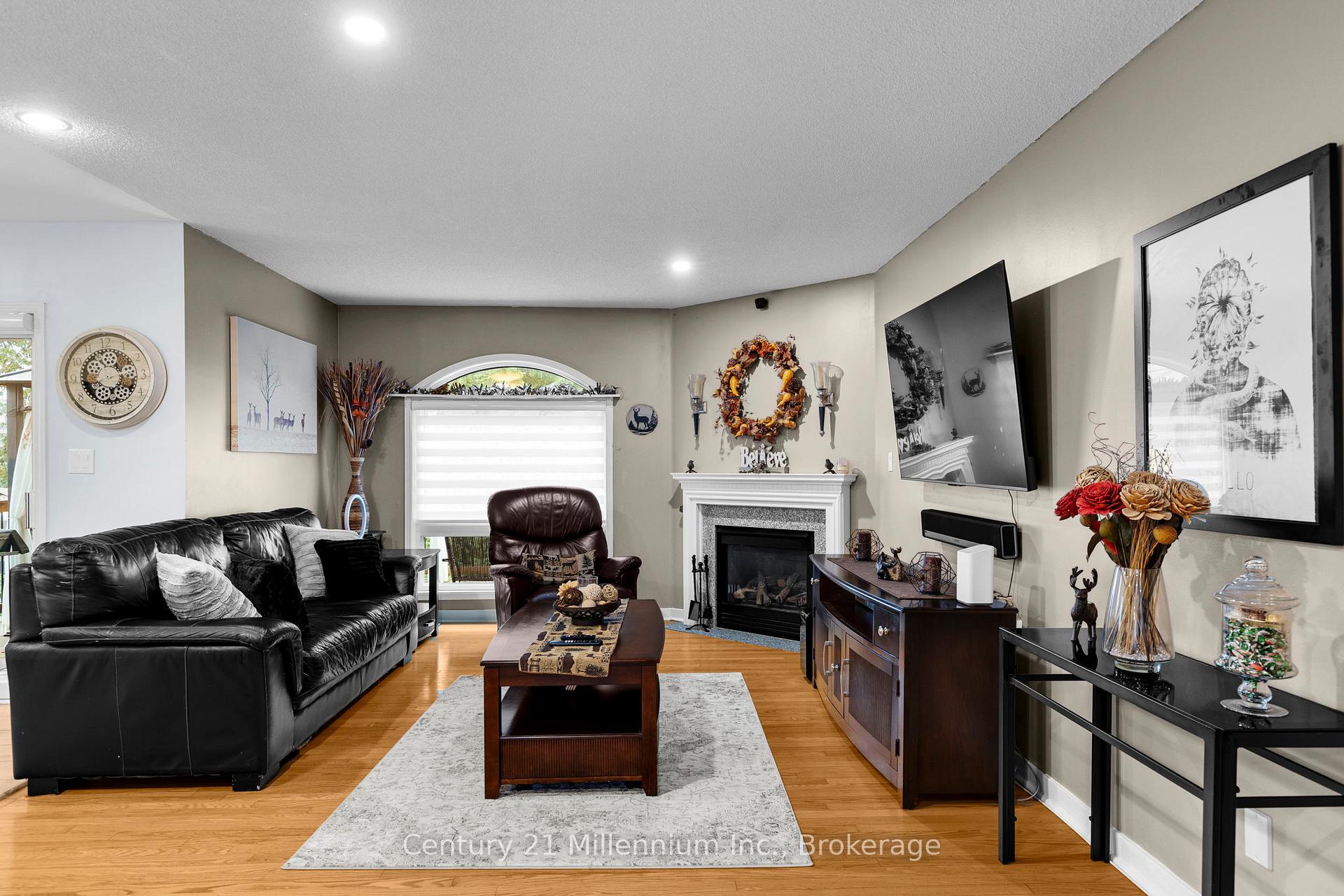 Photo 21 of 26 Regina Boulevard, Wasaga Beach — HOMEH