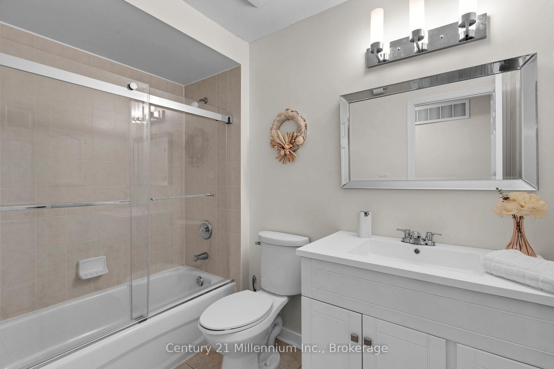 Photo 23 of 26 Regina Boulevard, Wasaga Beach — HOMEH
