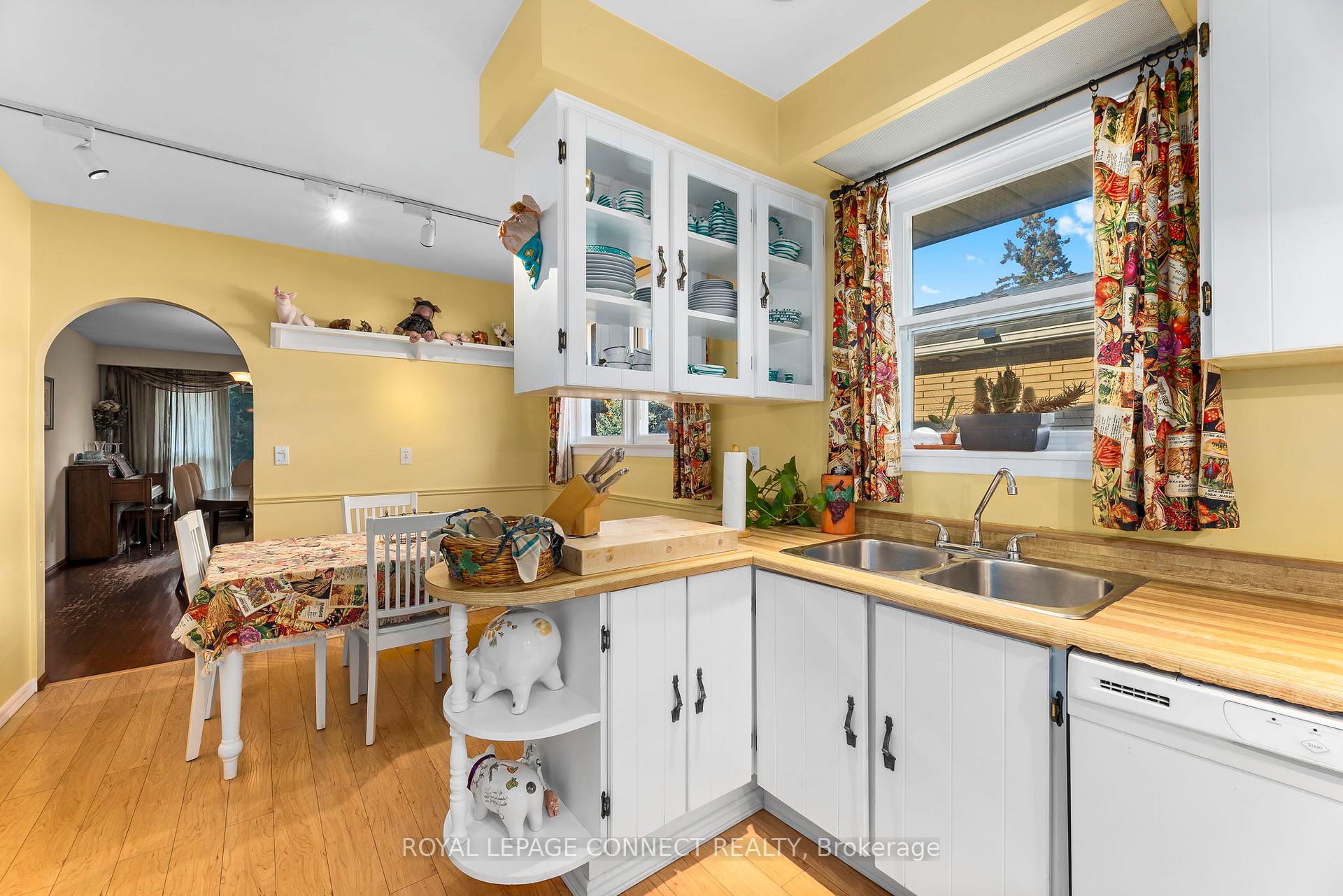 Photo 17 of 166 Clements Road E, Ajax, South East — HOMEH