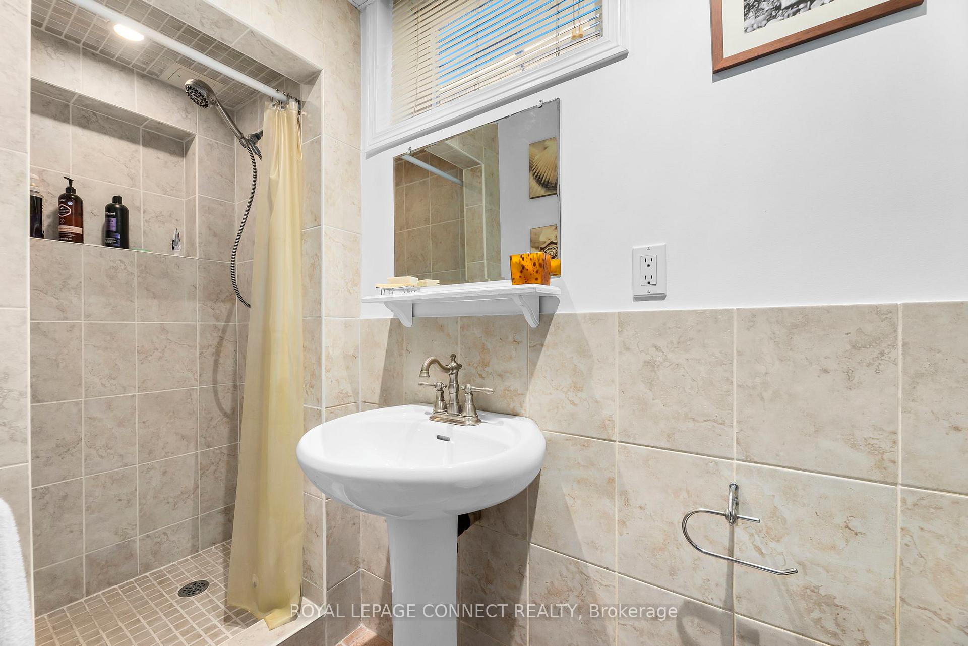 Photo 31 of 166 Clements Road E, Ajax, South East — HOMEH