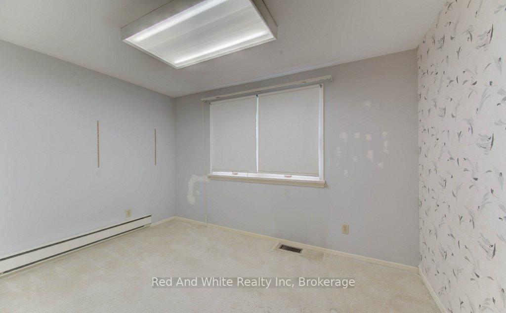 Photo 22 of 155 Elgin Crescent, Waterloo — HOMEH