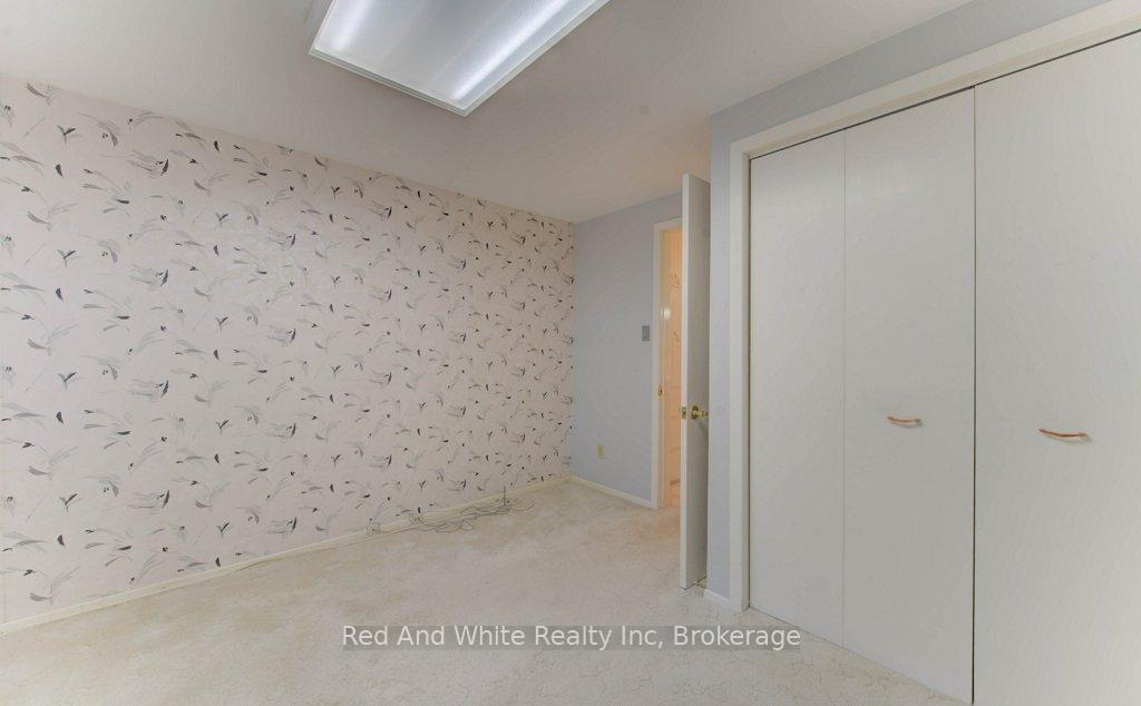 Photo 23 of 155 Elgin Crescent, Waterloo — HOMEH