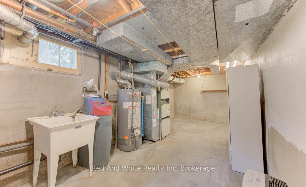 Photo 28 of 155 Elgin Crescent, Waterloo — HOMEH