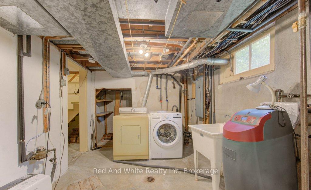 Photo 29 of 155 Elgin Crescent, Waterloo — HOMEH