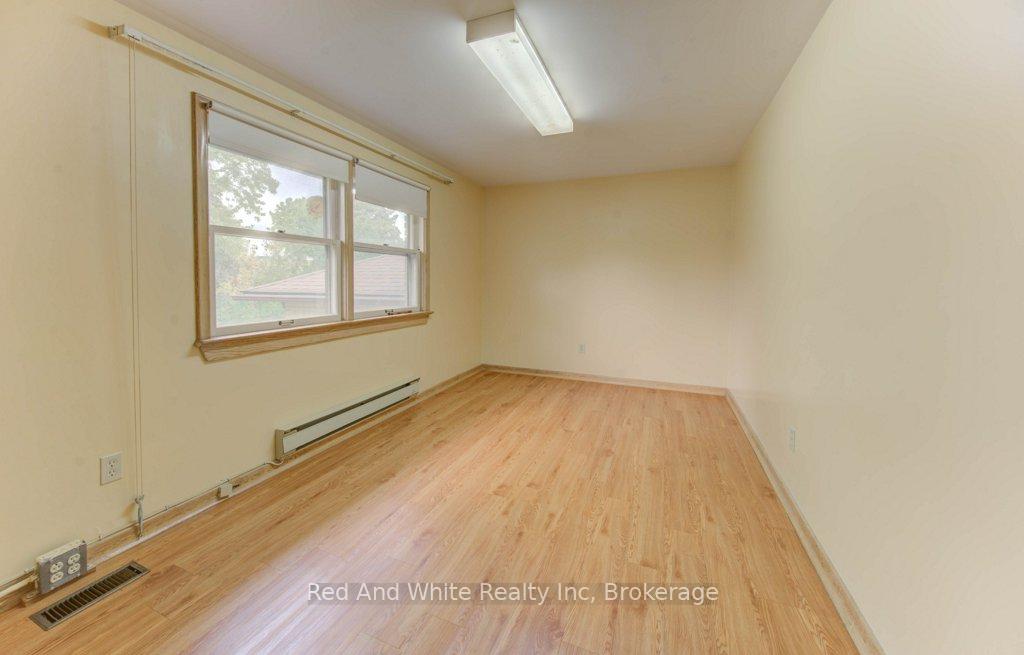 Photo 31 of 155 Elgin Crescent, Waterloo — HOMEH