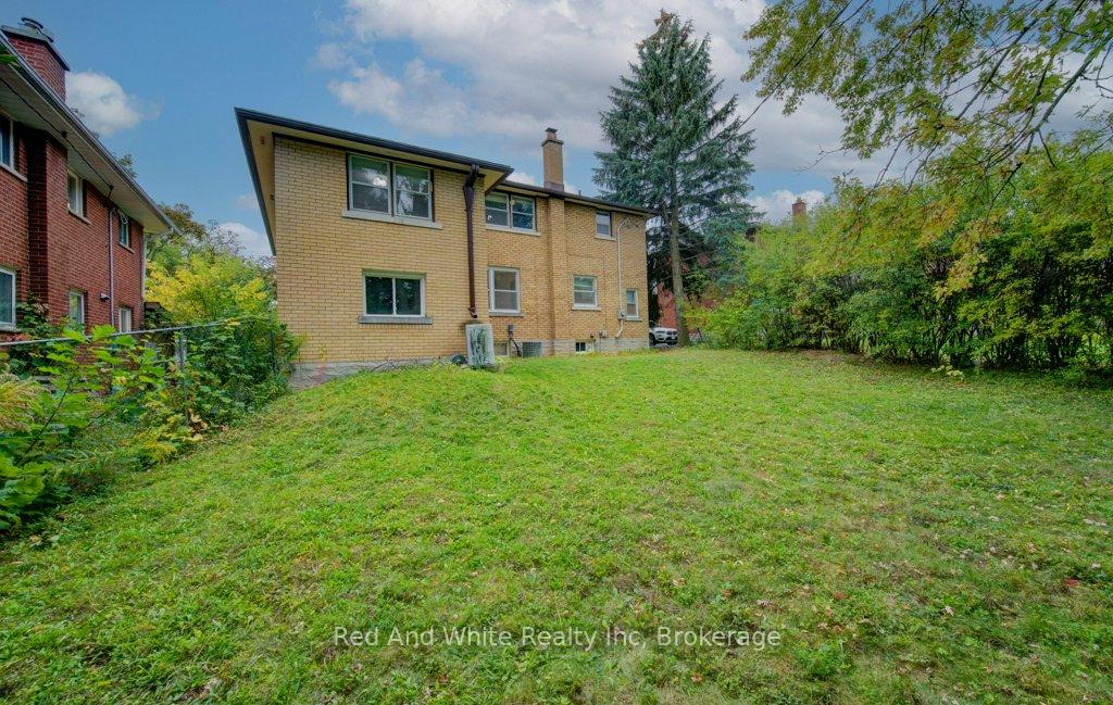 Photo 39 of 155 Elgin Crescent, Waterloo — HOMEH