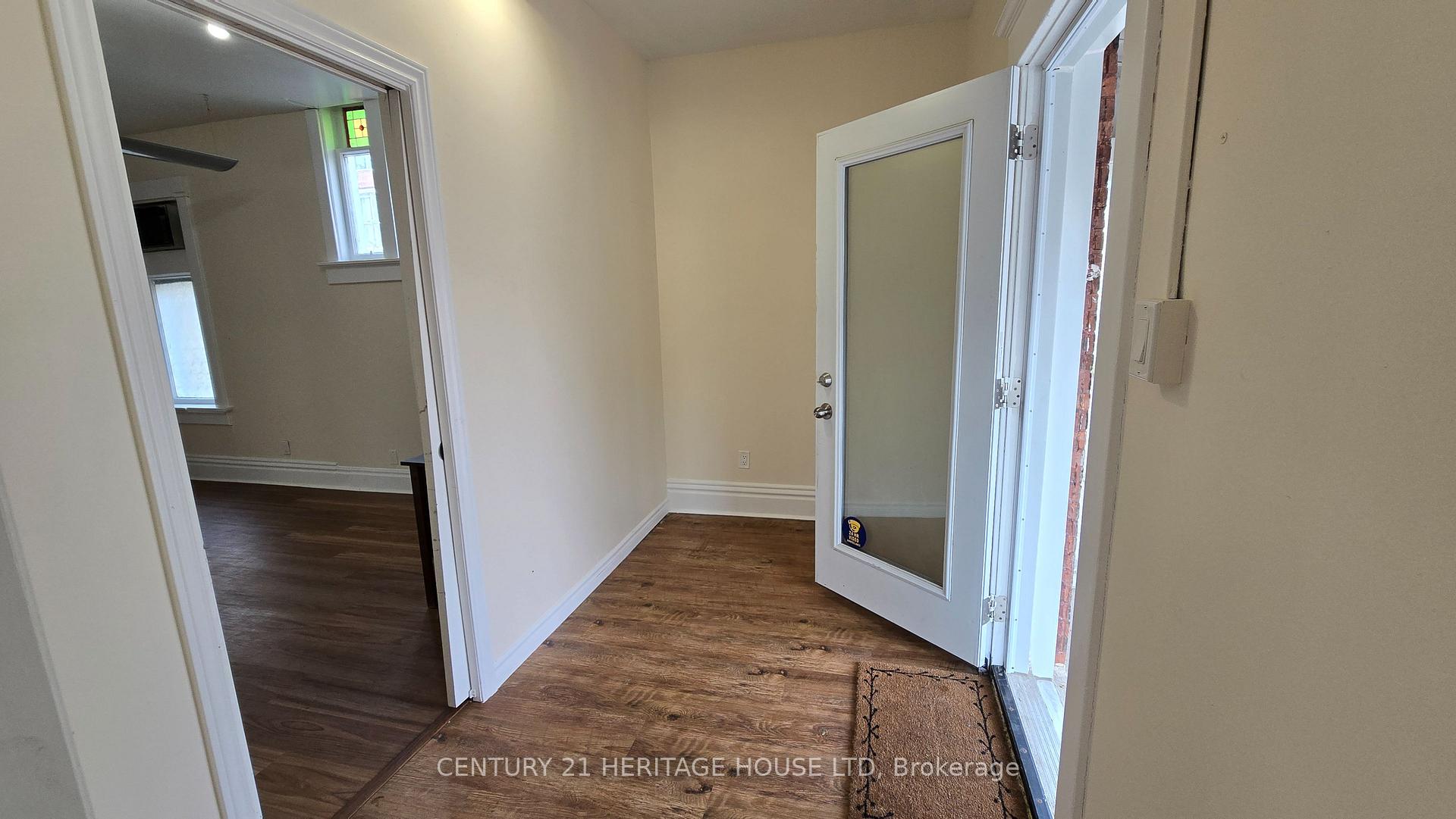 Photo 4 of 25 Bridgeport Road E, Waterloo, Downtown Waterloo — HOMEH