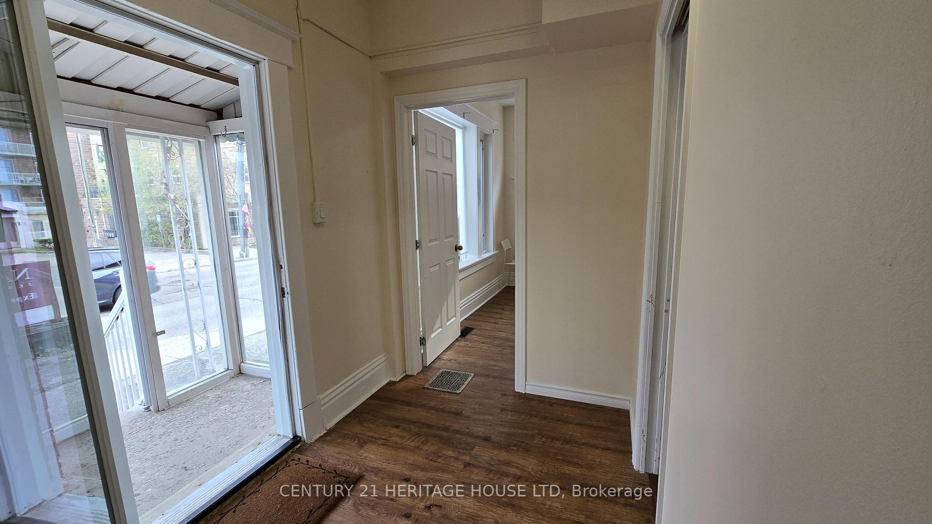 Photo 6 of 25 Bridgeport Road E, Waterloo, Downtown Waterloo — HOMEH