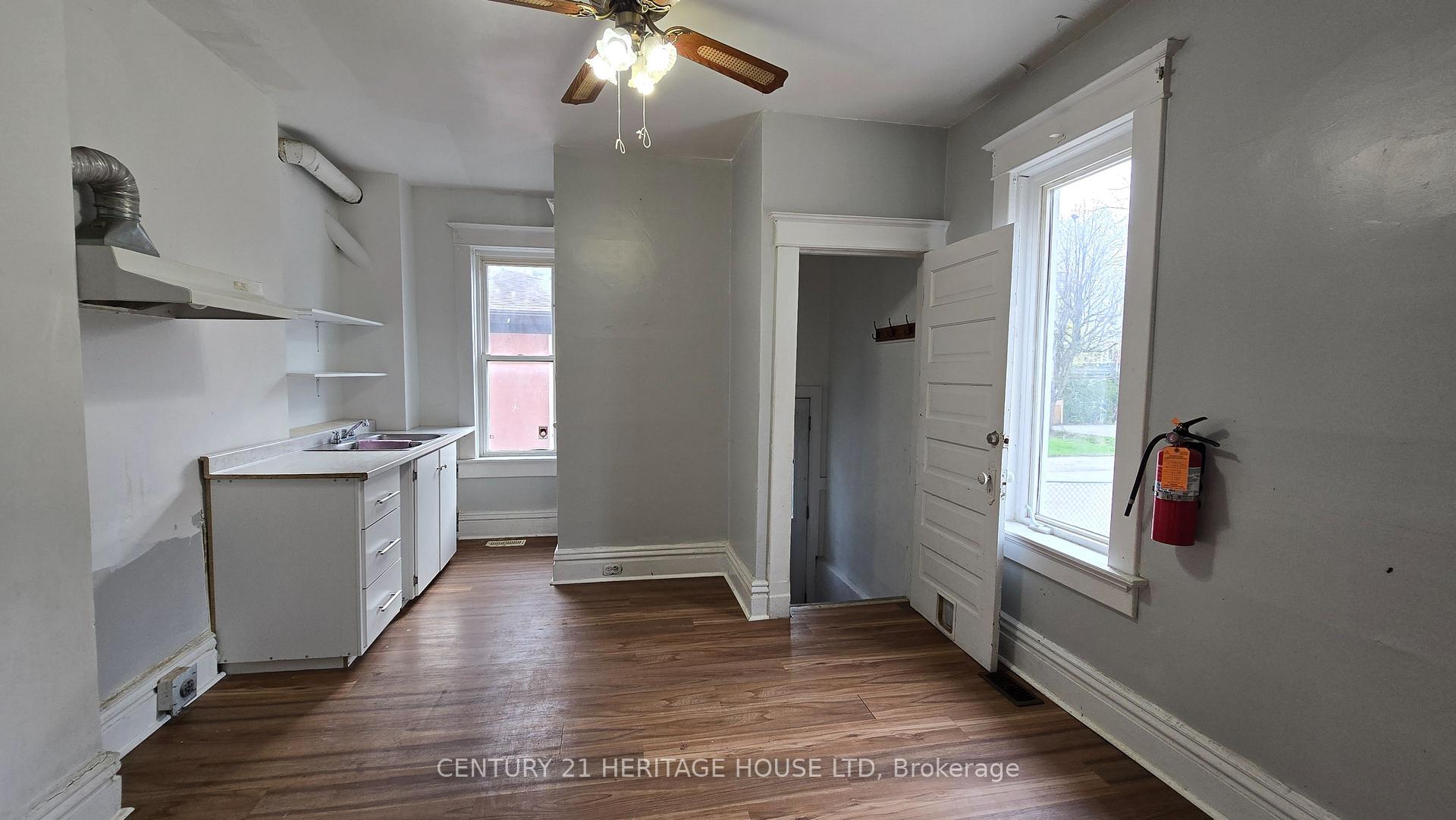 Photo 12 of 25 Bridgeport Road E, Waterloo, Downtown Waterloo — HOMEH