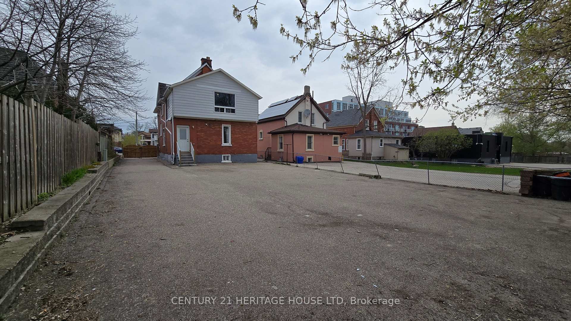 Photo 22 of 25 Bridgeport Road E, Waterloo, Downtown Waterloo — HOMEH